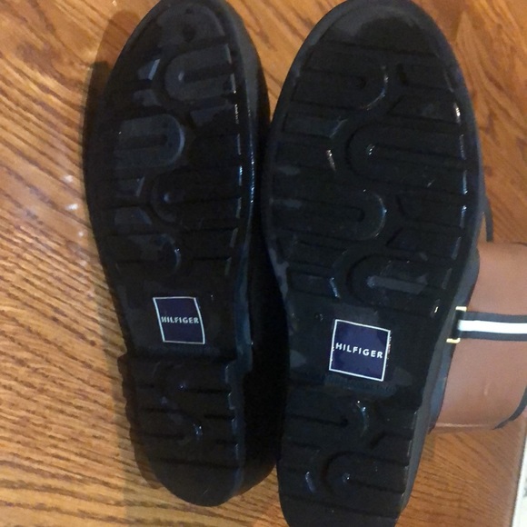 Tommy Hilfiger black/tan Matte tall rain boots - Picture 6 of 8